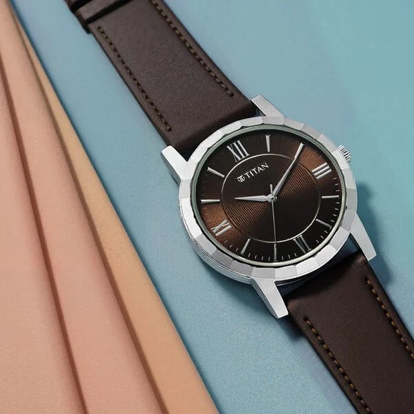 Titan 1644Sl01 Watch