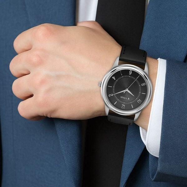 Titan 1638SL02 Watch